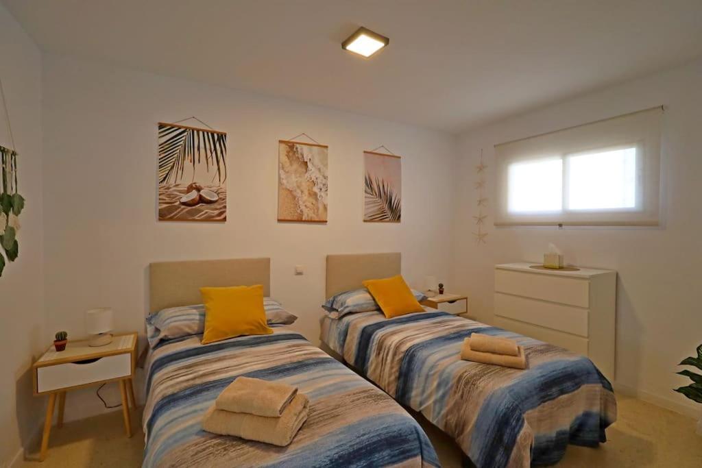 Vistas Al Mar Y Al Puerto Deportivo Apartment เบนัลมาเดนา ภายนอก รูปภาพ