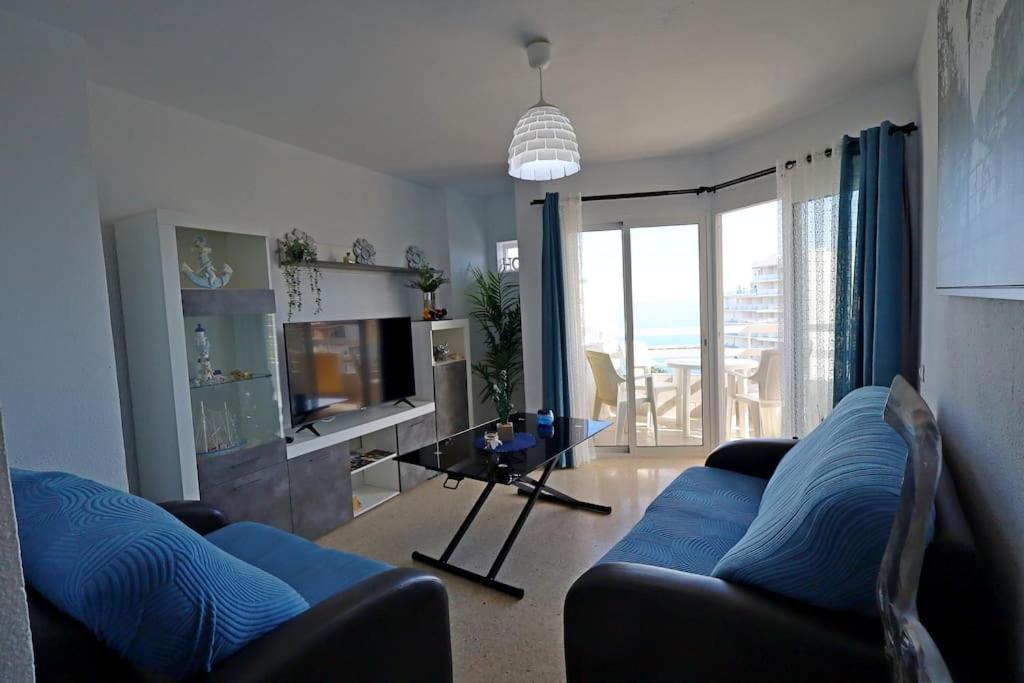 Vistas Al Mar Y Al Puerto Deportivo Apartment เบนัลมาเดนา ภายนอก รูปภาพ