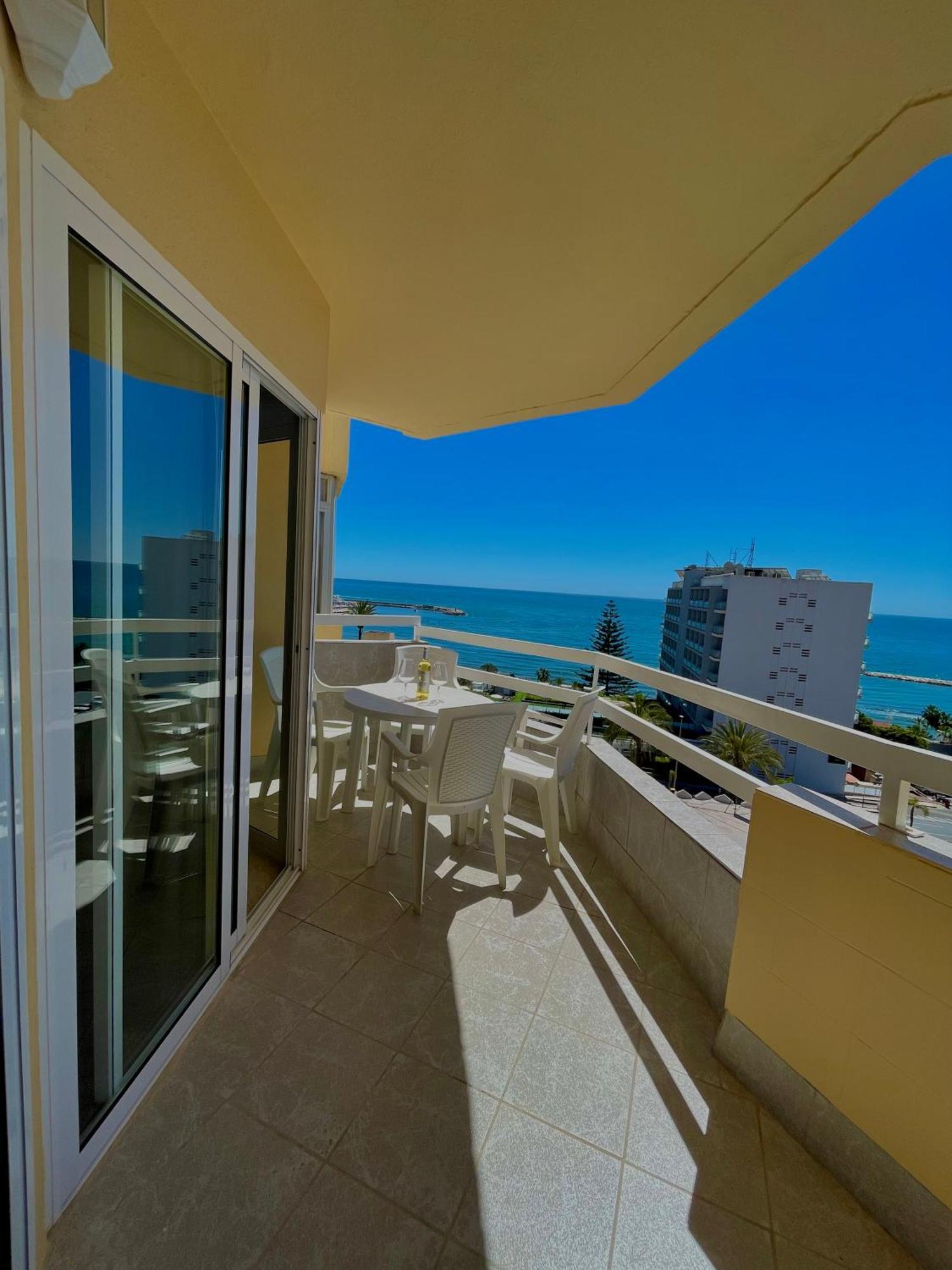 Vistas Al Mar Y Al Puerto Deportivo Apartment เบนัลมาเดนา ภายนอก รูปภาพ