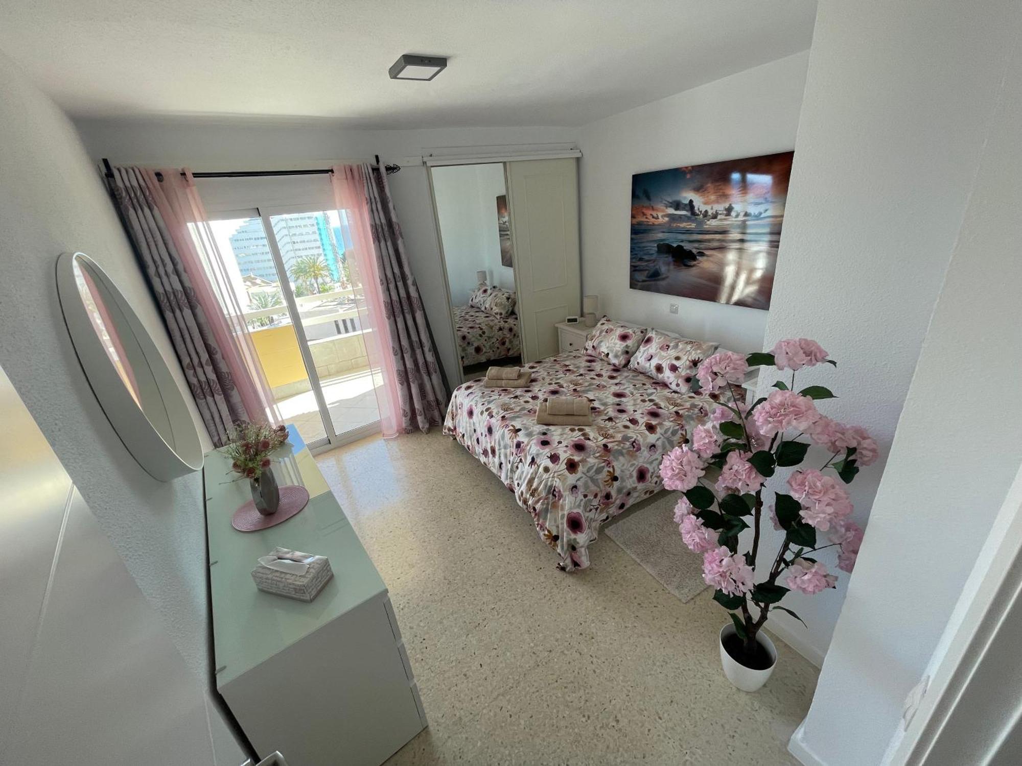 Vistas Al Mar Y Al Puerto Deportivo Apartment เบนัลมาเดนา ภายนอก รูปภาพ